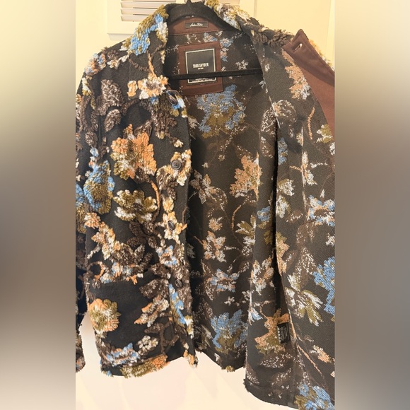 Floral Patterned Jacket - Picture 4 of 5